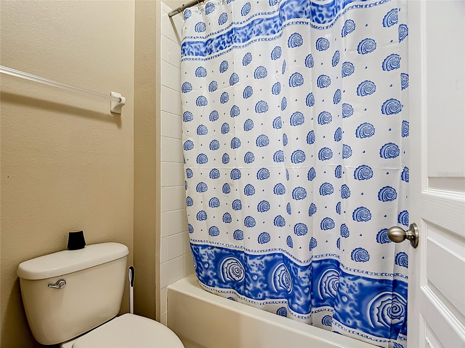DORAL POINTE UNIT TWO - Residential
