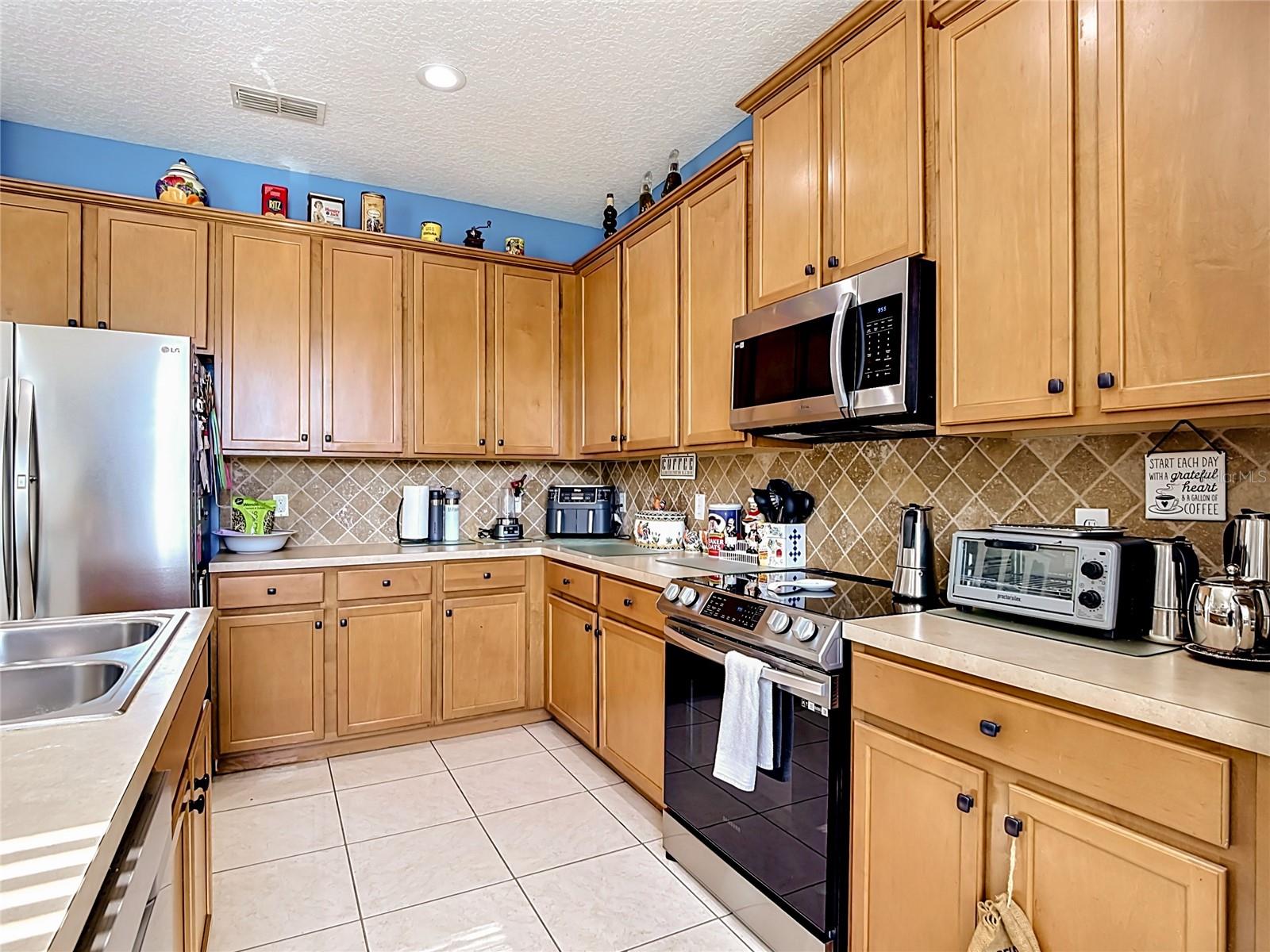 DORAL POINTE UNIT TWO - Residential