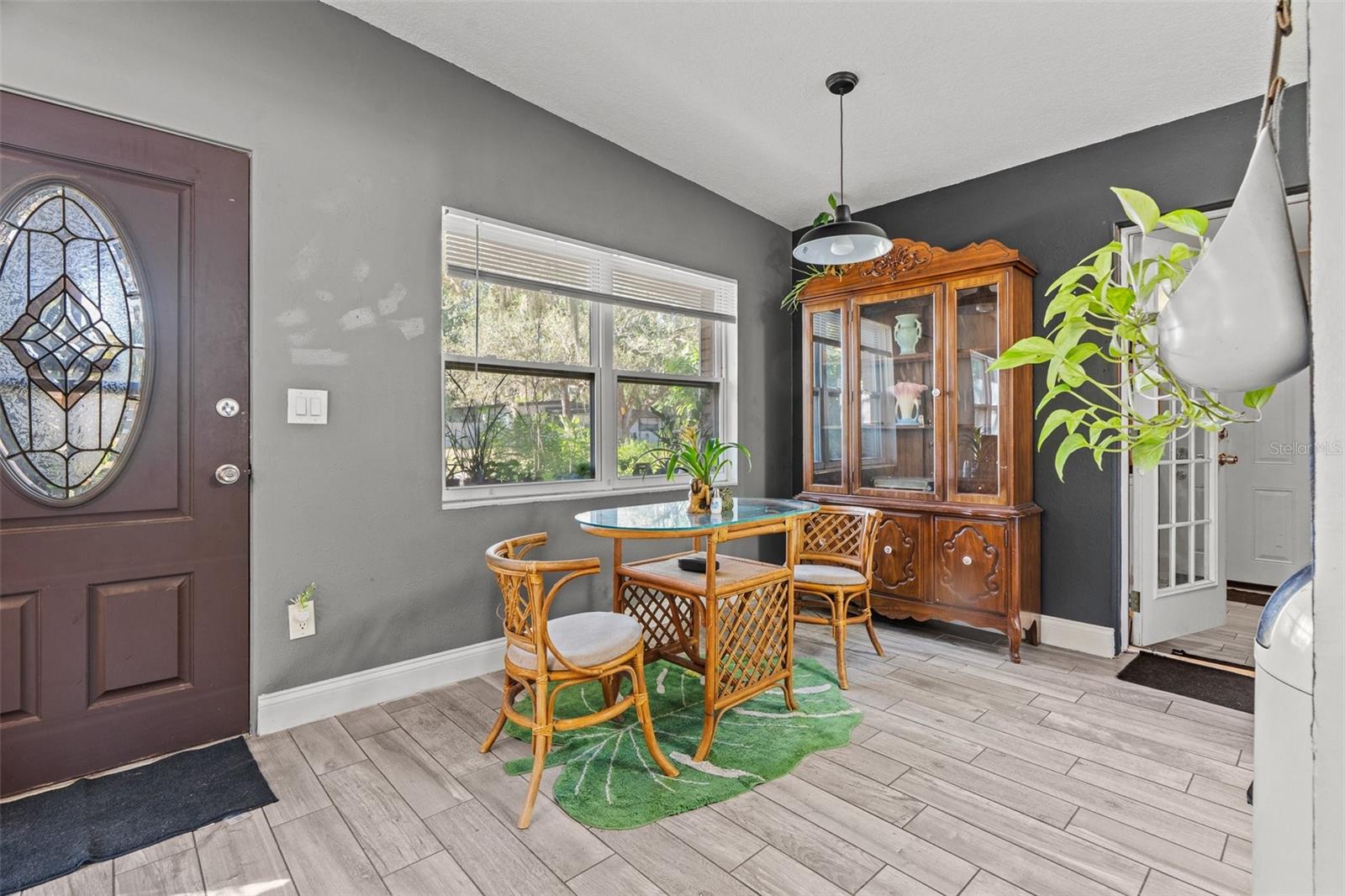 QUEENS MIRROR SOUTH REP - Residential