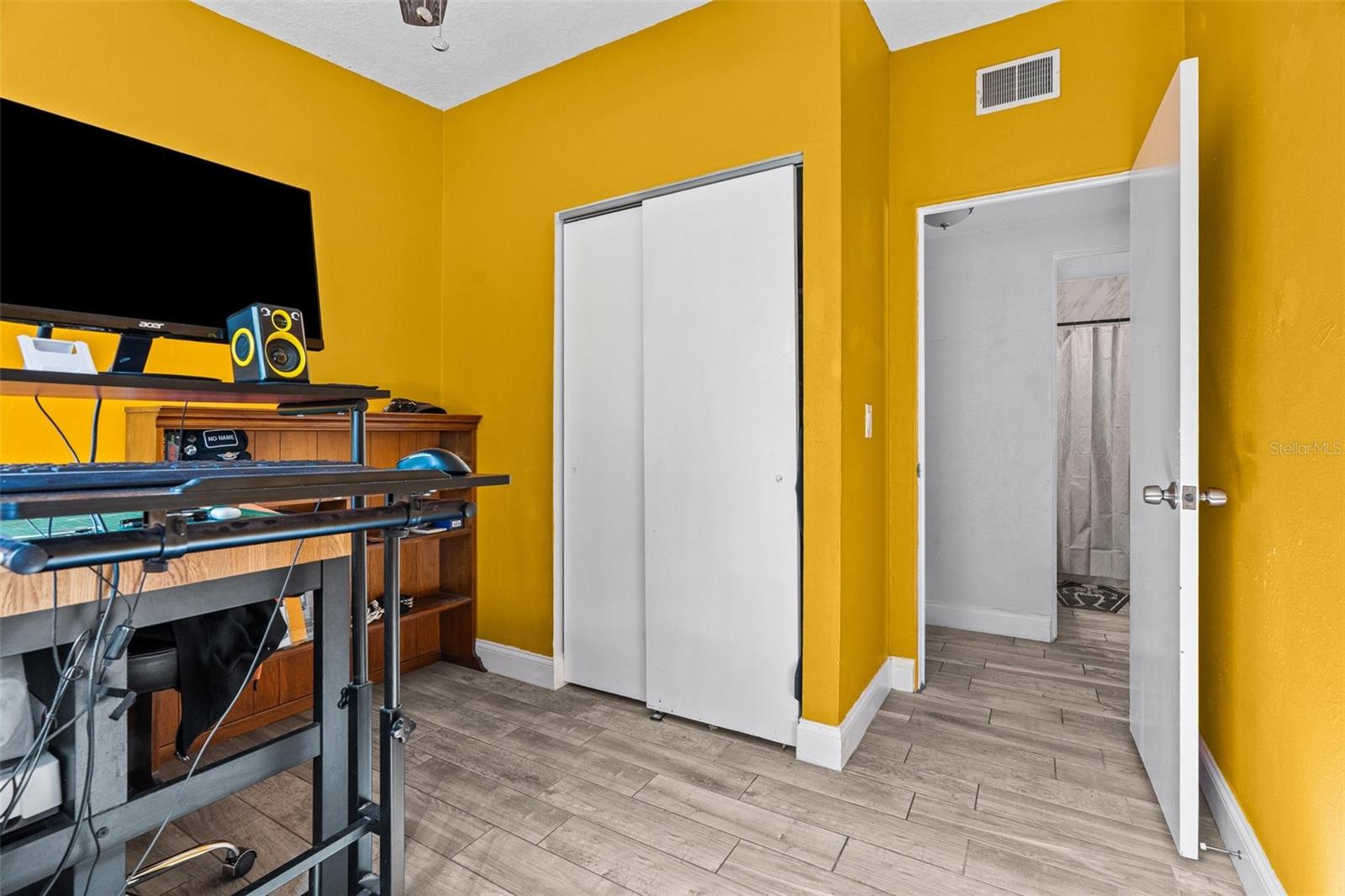 QUEENS MIRROR SOUTH REP - Residential