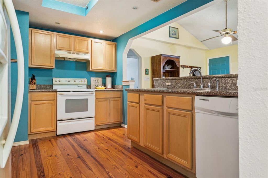 Photo of 8006 N Temple Place, Tampa, FL 33617 (MLS # TB8492995)