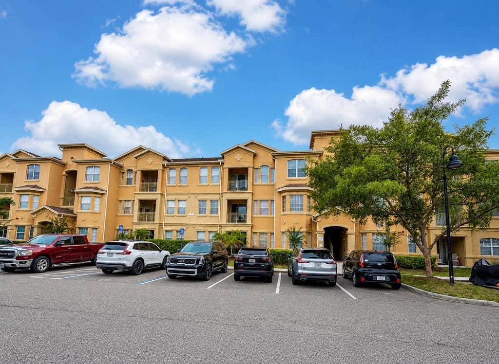 Photo of 313 Terrace Ridge Circle #313, Davenport, FL 33896 (MLS # O6428728)