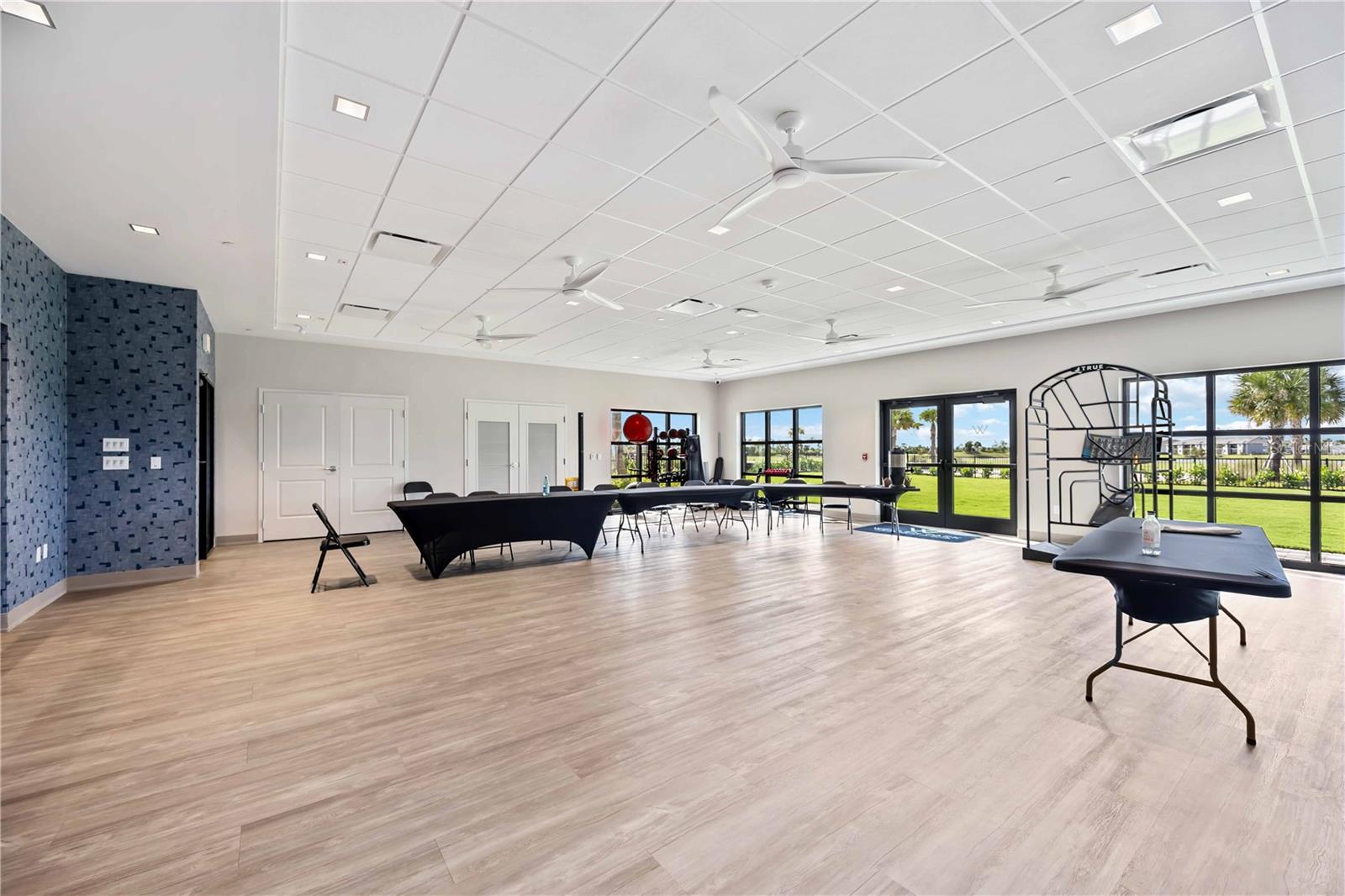 WELLEN PARK GOLF & COUNTRY CLUB - Residential