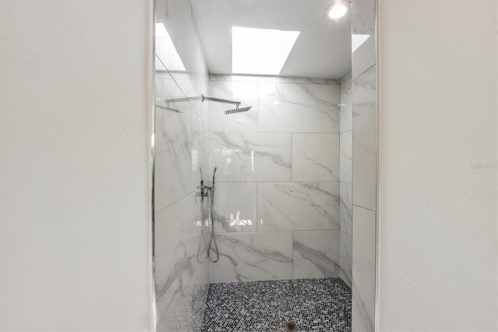 HOLMES BEACH 12TH UNIT - Residential