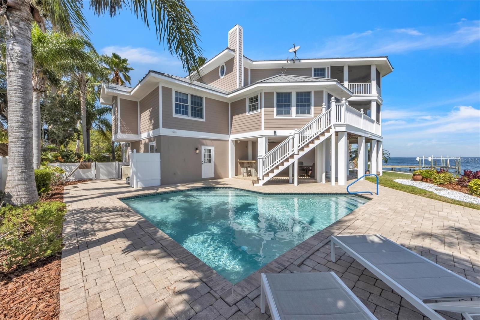 HOLMES BEACH 12TH UNIT - Residential