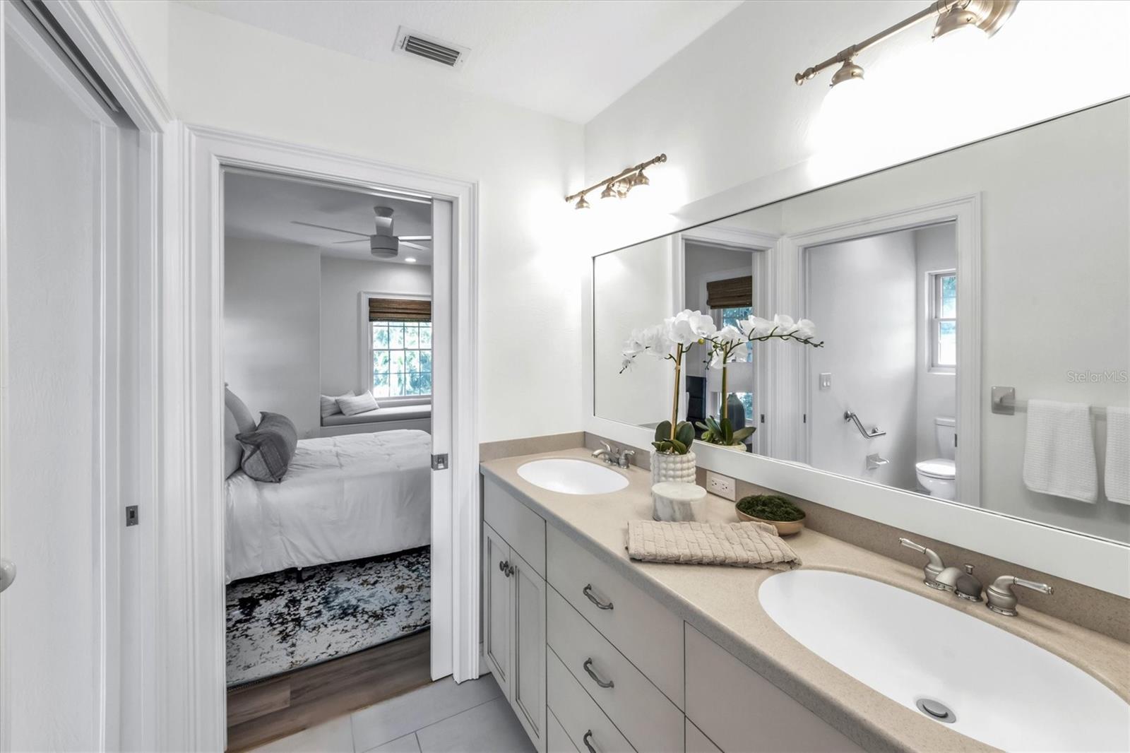 HOLMES BEACH 12TH UNIT - Residential