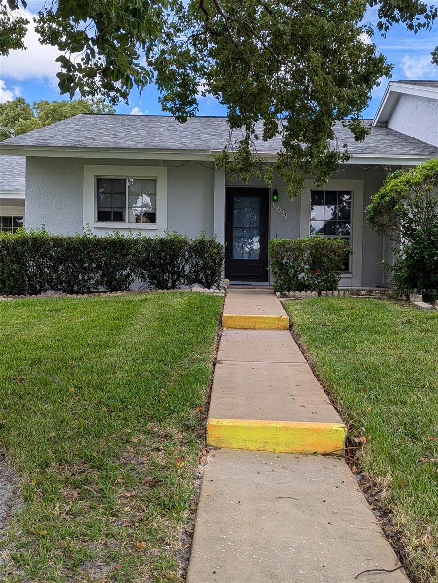 OWNER MUST SELL AS IS 55+ COMMUNITY Needs TLC BEING SOLD AS IS
dishwasher & dryer do not work. Oven, washing machine, oven, Fridge all in working order