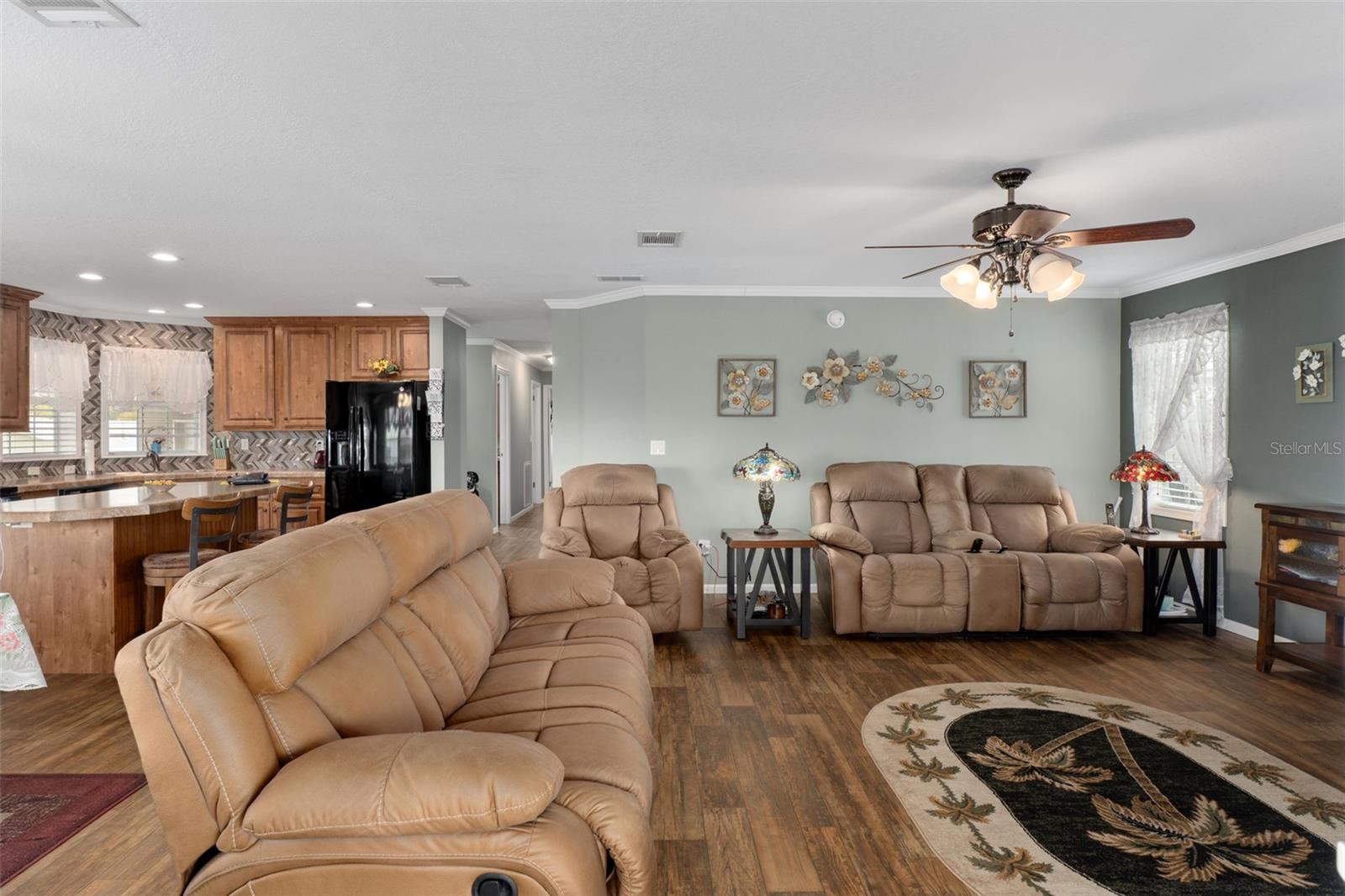 GRAND HORIZONS PH 03 - Residential