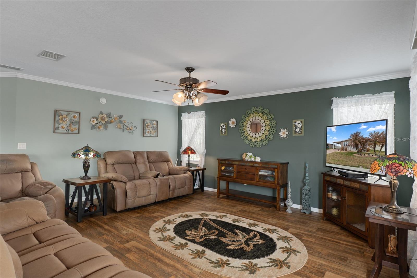 GRAND HORIZONS PH 03 - Residential