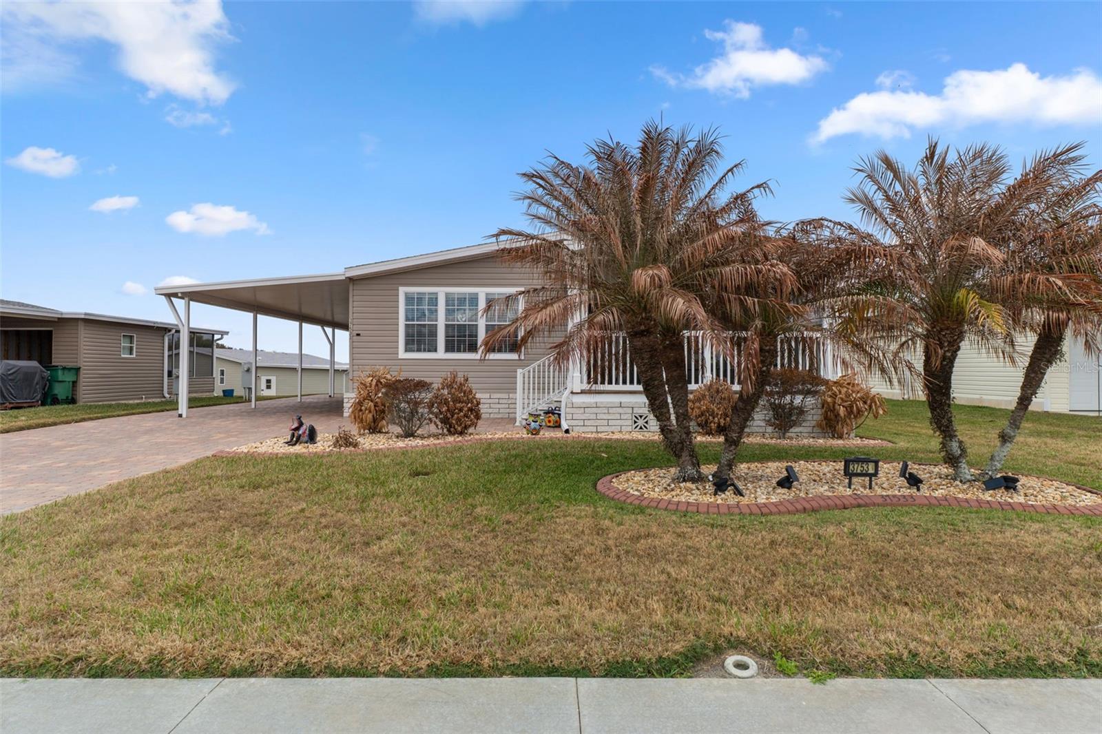 GRAND HORIZONS PH 03 - Residential