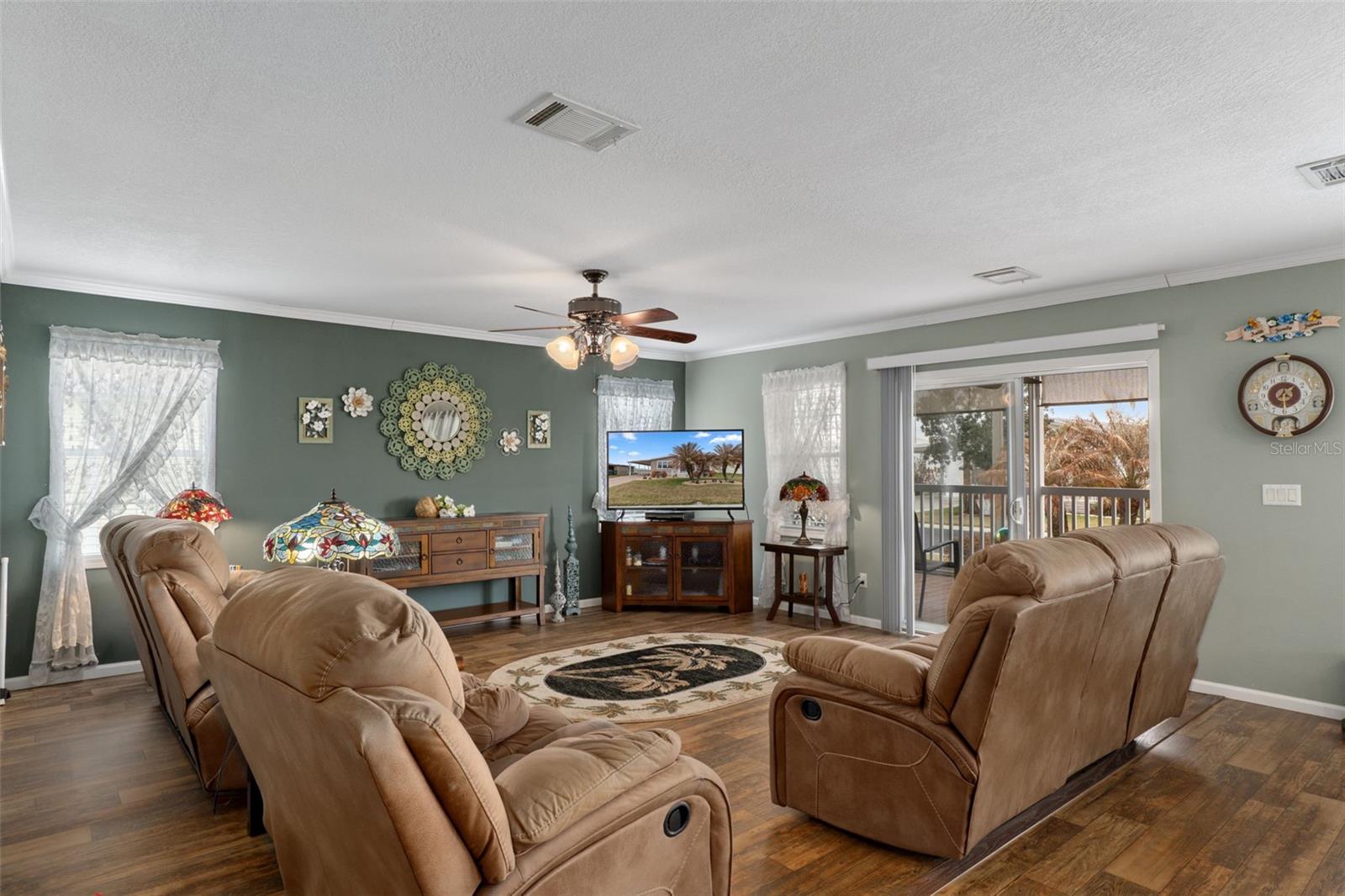 GRAND HORIZONS PH 03 - Residential