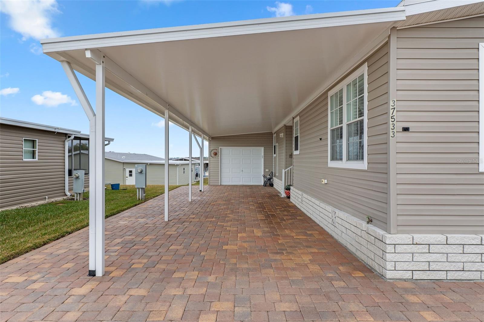 GRAND HORIZONS PH 03 - Residential