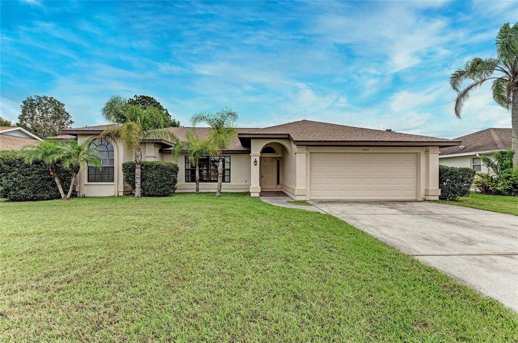 Photo of 4621 35th Court E, Bradenton, FL 34203 (MLS # O6429159)