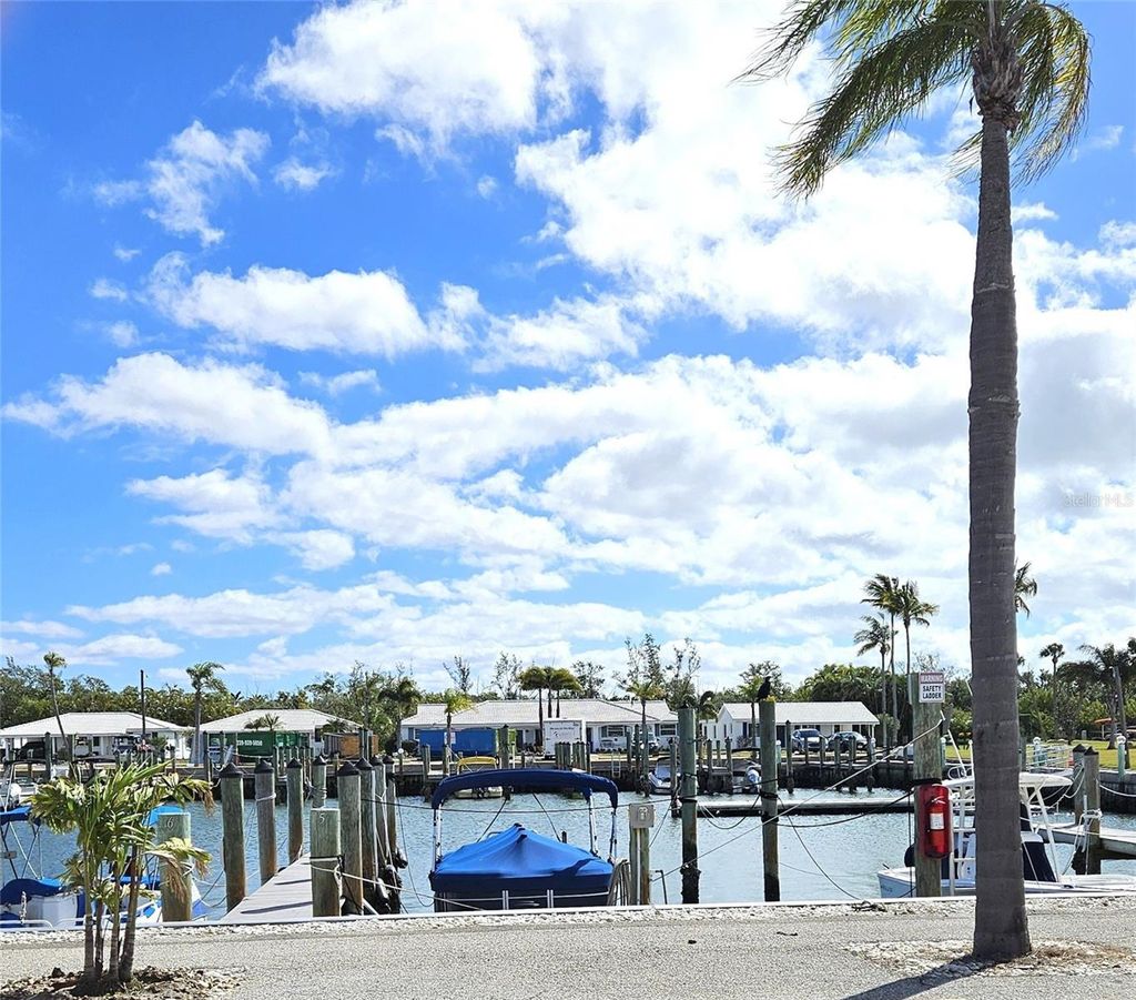 Photo of 805 Spanish Drive N, Longboat Key, FL 34228 (MLS # A4681118)