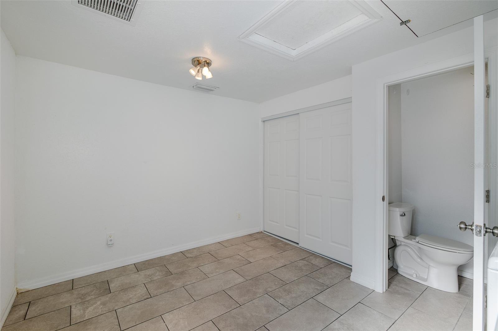 FOREST HILLS - Residential