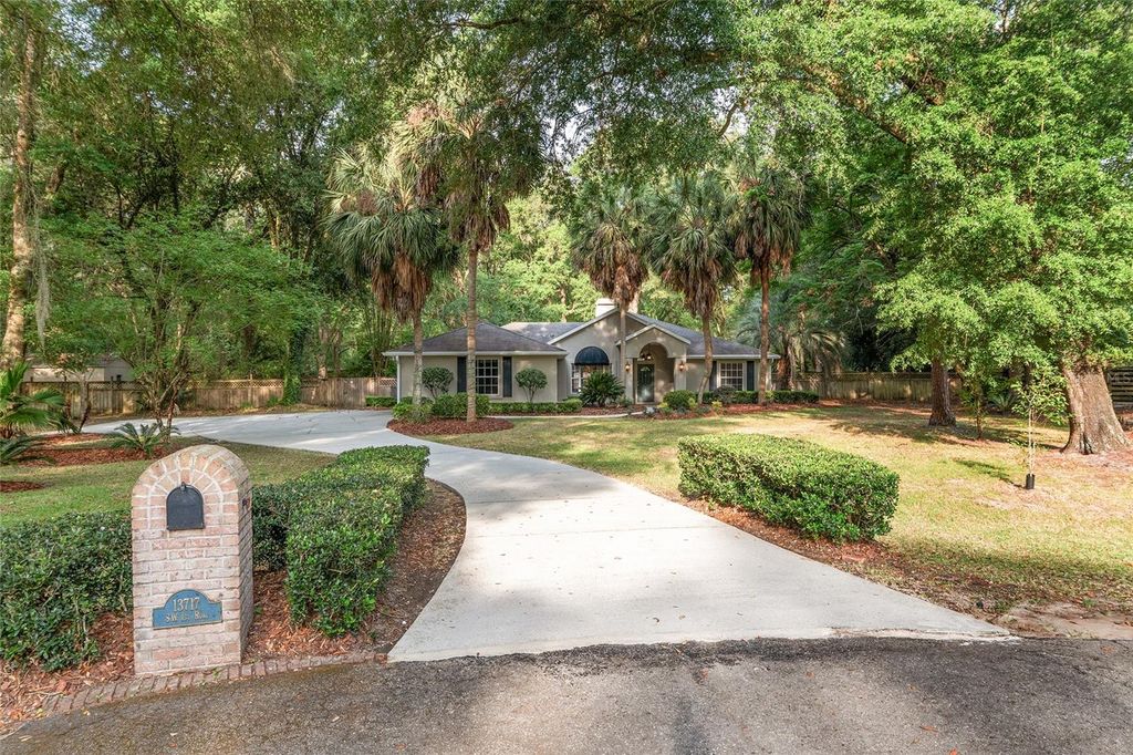 Photo of 13717 SW 1st Road, Newberry, FL 32669 (MLS # GC539970)