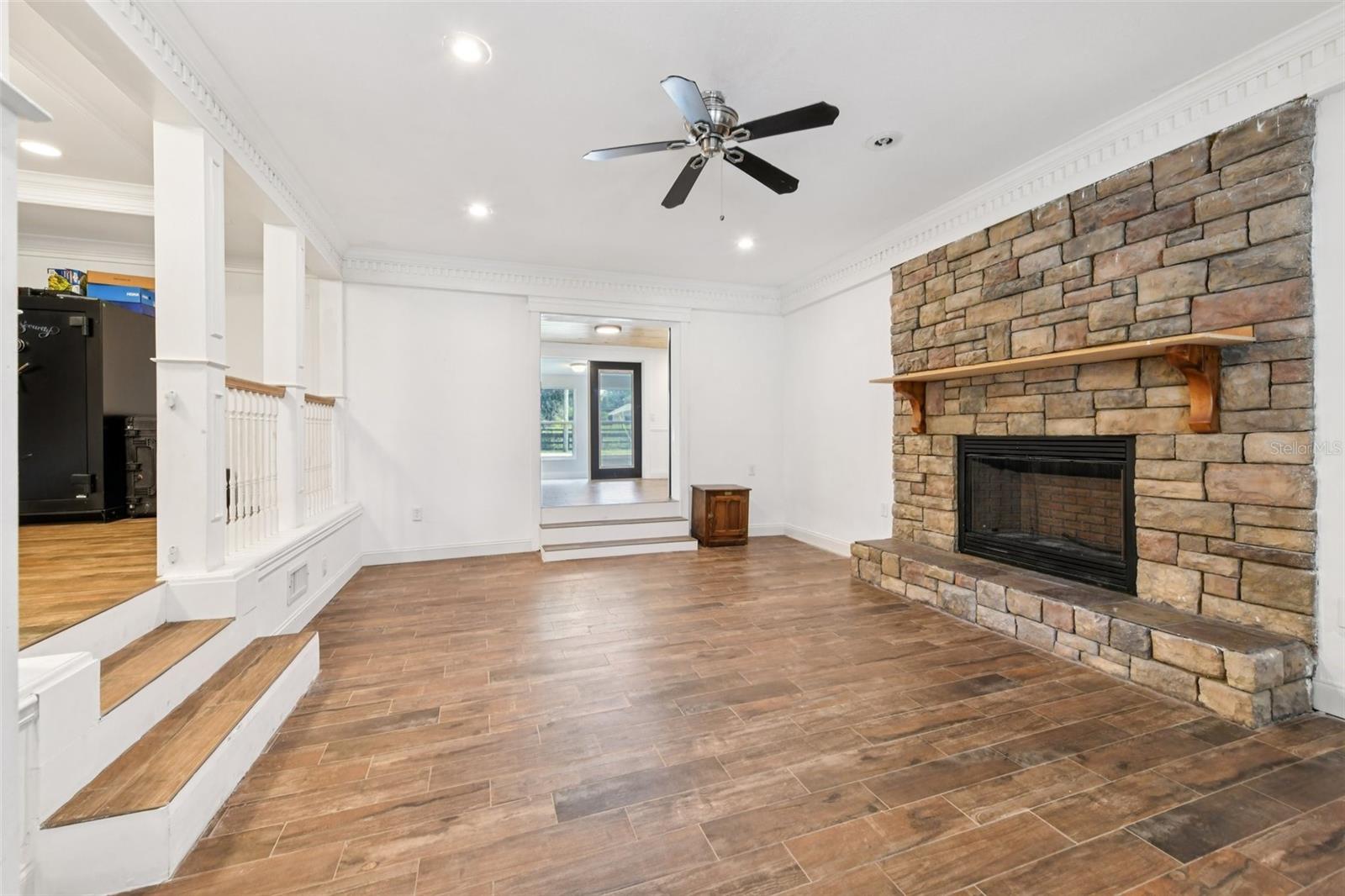 ACREAGE & UNREC - Residential