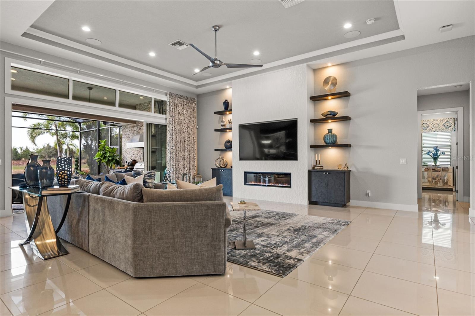 8271 REDONDA LOOP