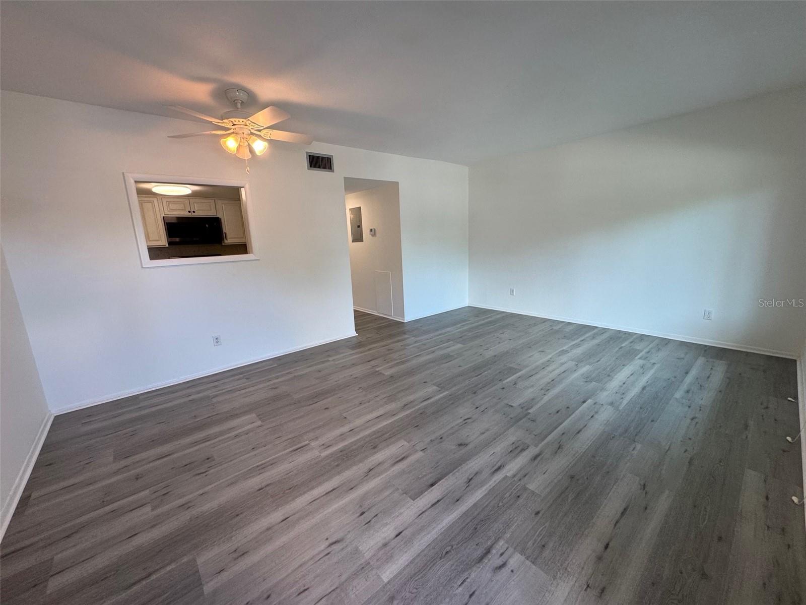2459 COLUMBIA DRIVE 39