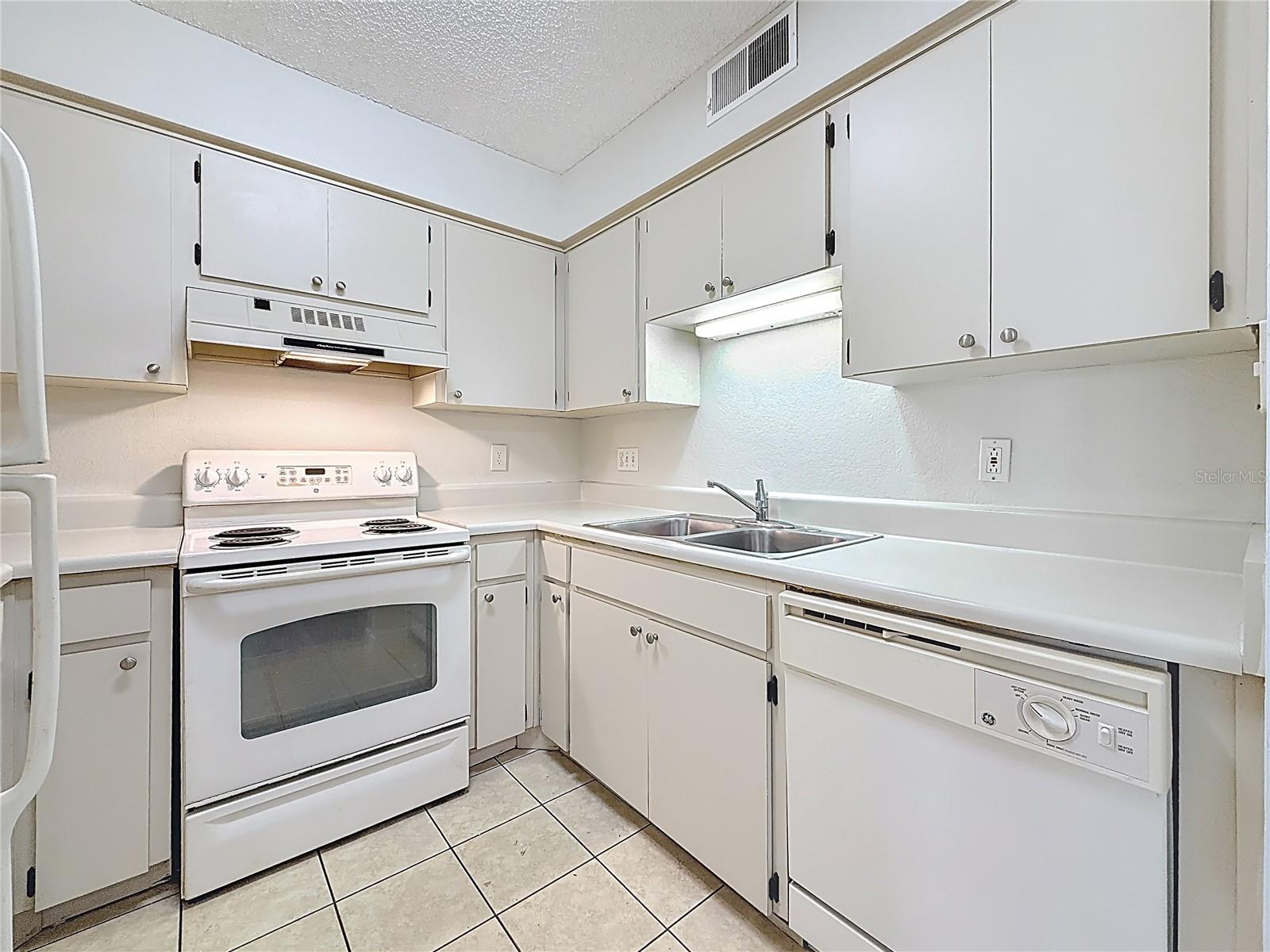 MEADOWLAKE PALM HARBOR CONDO - Residential