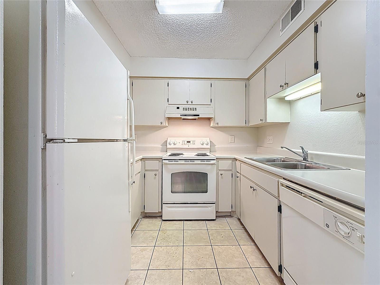 MEADOWLAKE PALM HARBOR CONDO - Residential