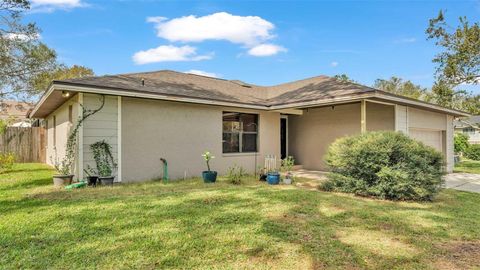 A home in LAKELAND