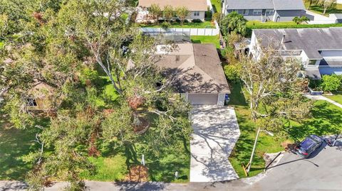 A home in LAKELAND