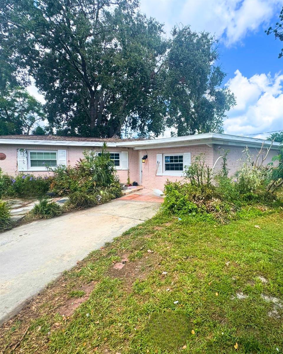 Welcome to your next investment opportunity! This 1,500 sq. ft. home was just purchased last year and is now ready for some tender love and care. While the property currently has tenants in place and is in need of updates, it offers an easy renovation project with great potential to return to the beautiful condition it enjoyed just a couple of years ago.
As you pull into the driveway, you’ll notice the courtyard to the left, perfect for creating a vibrant garden space. Inside, the foyer opens to a flex room on the right, ideal for a home office, craft room, gym, or even a 4th bedroom. To the left, the mirrored living room feels spacious and flows into the dining area with a view of the large screened back patio, which measures 20x11 and is perfect for entertaining. Down the hall, you’ll find three bedrooms and a shared bathroom, with the master bedroom featuring its own private bath.
This property sits next to an elementary school and is less than 3 miles from USF, Busch Gardens, and MOSI. With a little work, this home can shine again and provide strong long-term value.
No sight unseen offers will be considered.