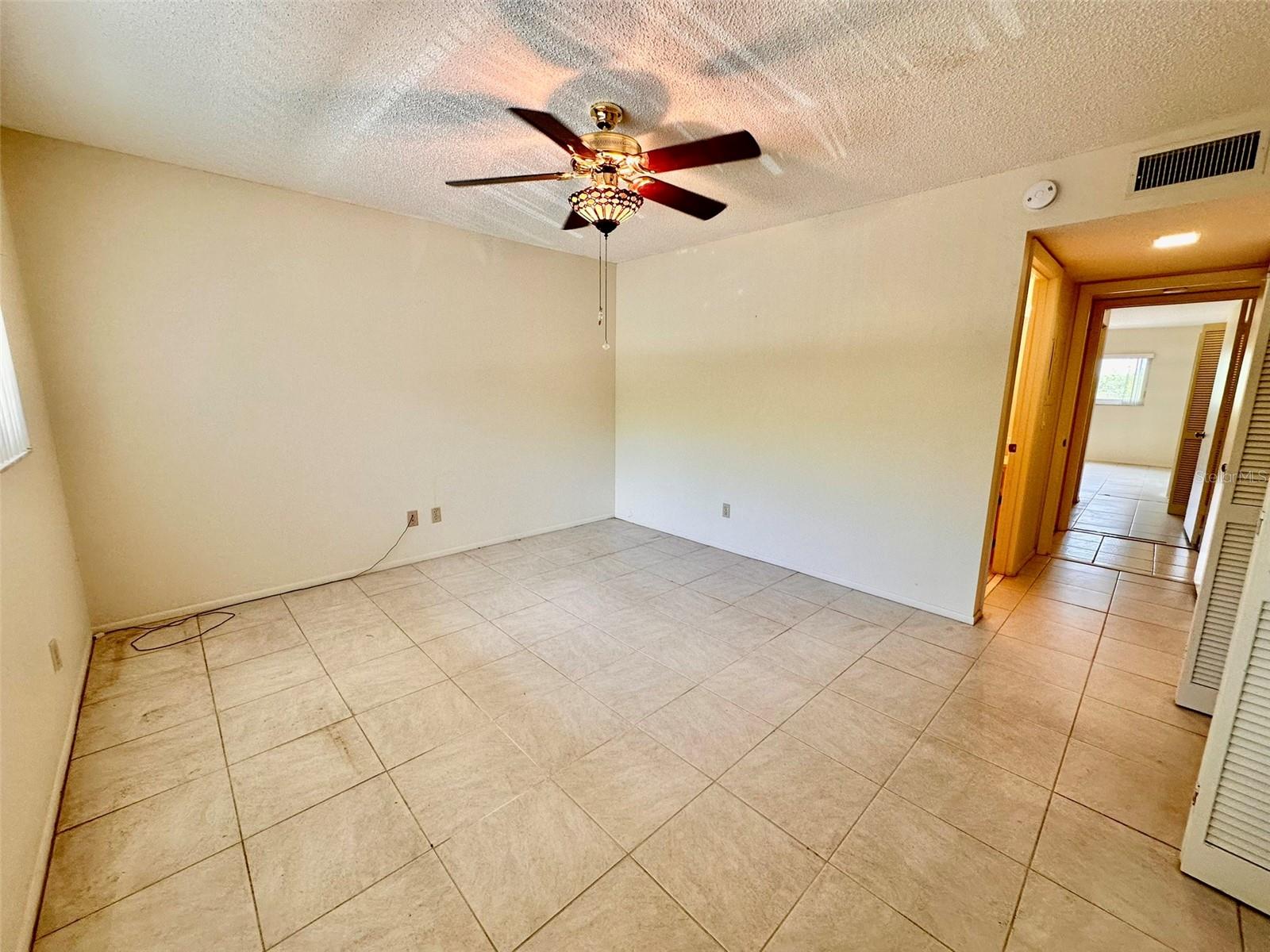 ON TOP OF THE WORLD - Residential