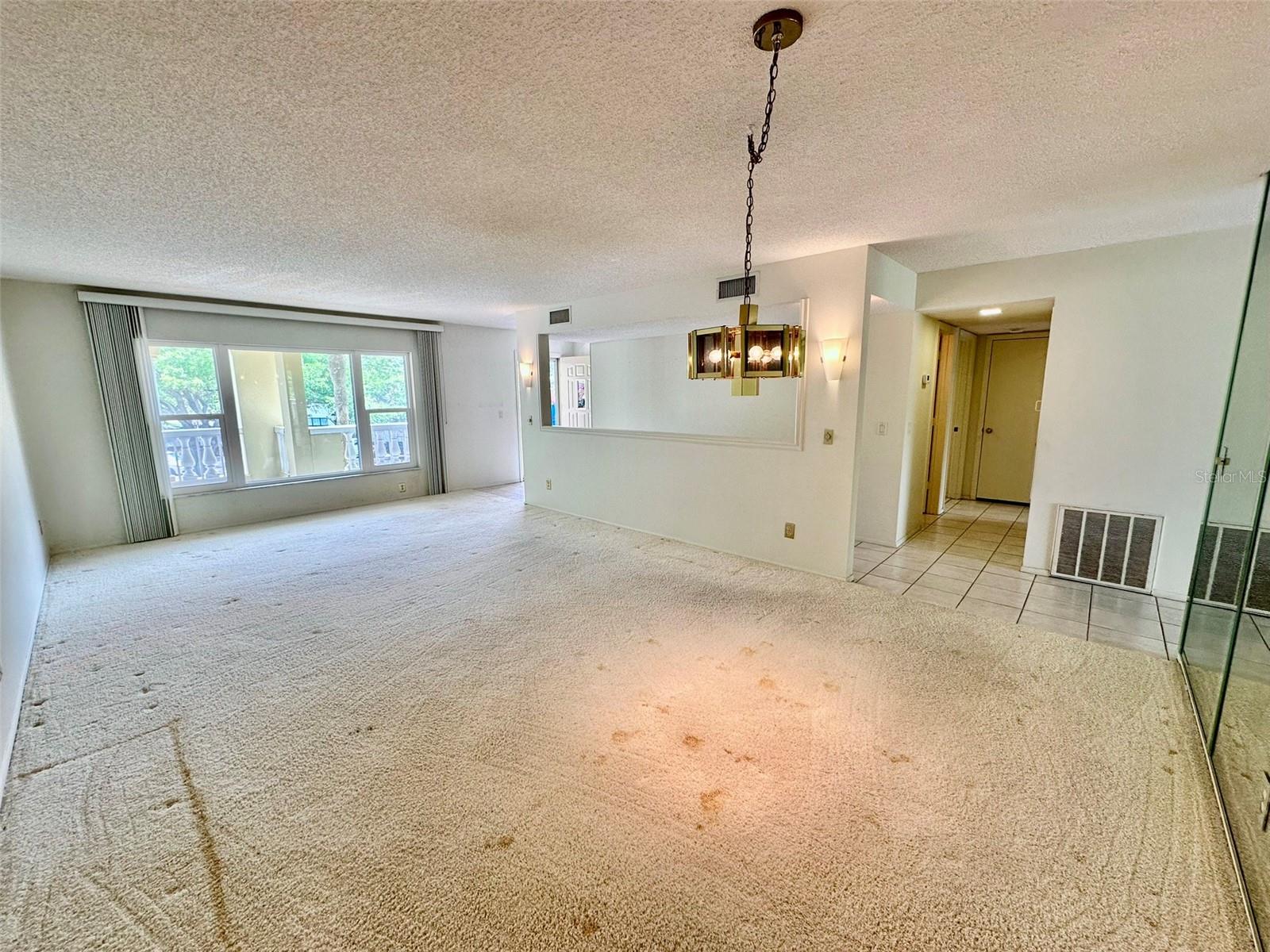 ON TOP OF THE WORLD - Residential