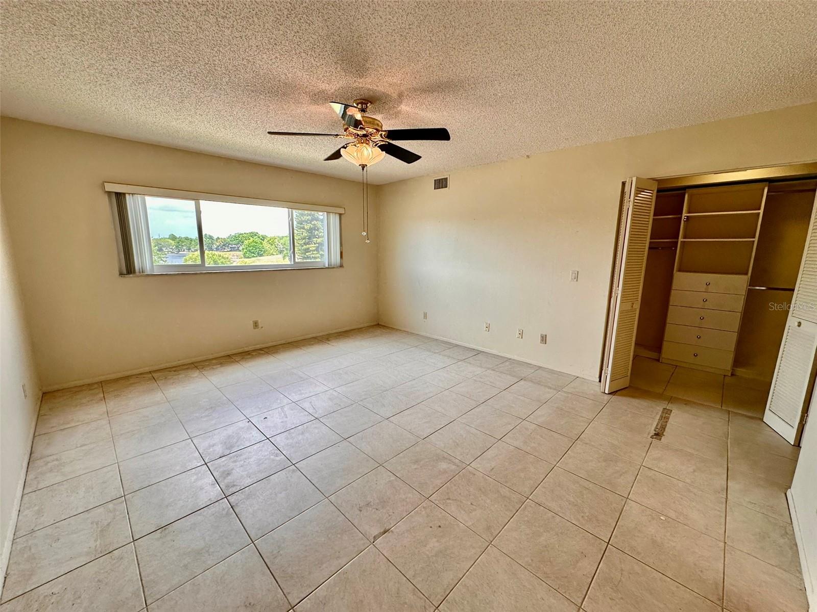 ON TOP OF THE WORLD - Residential