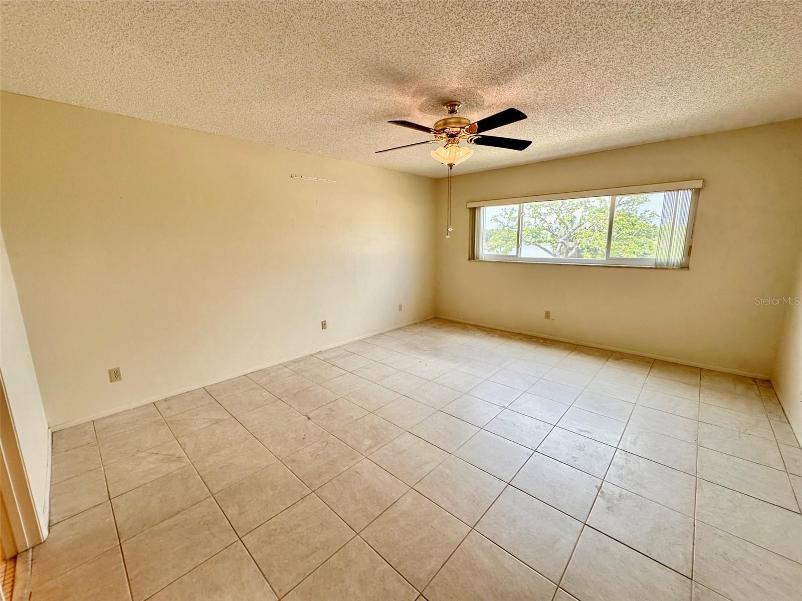 ON TOP OF THE WORLD - Residential