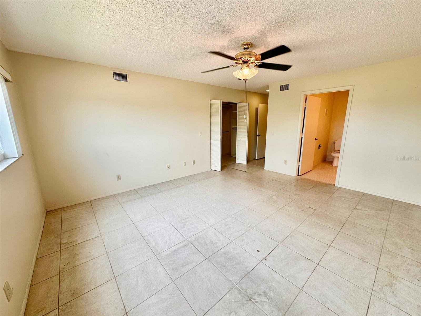 ON TOP OF THE WORLD - Residential