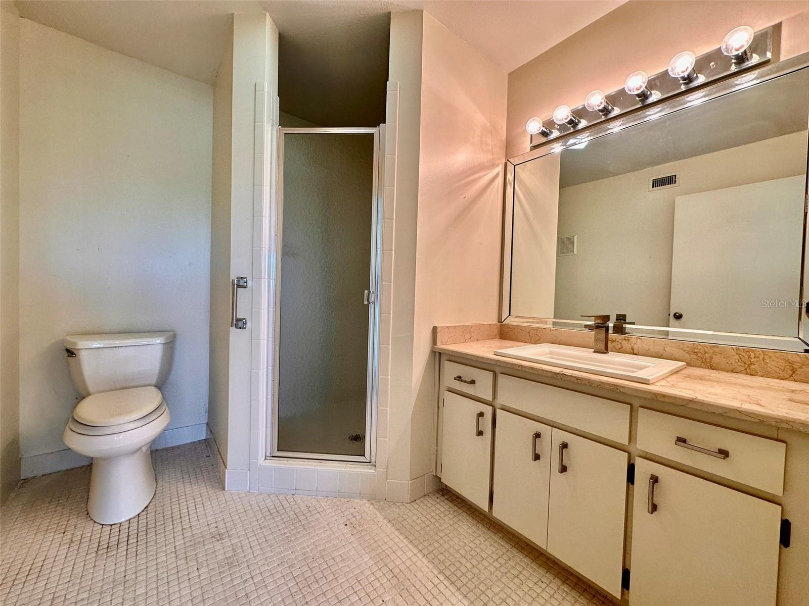 ON TOP OF THE WORLD - Residential