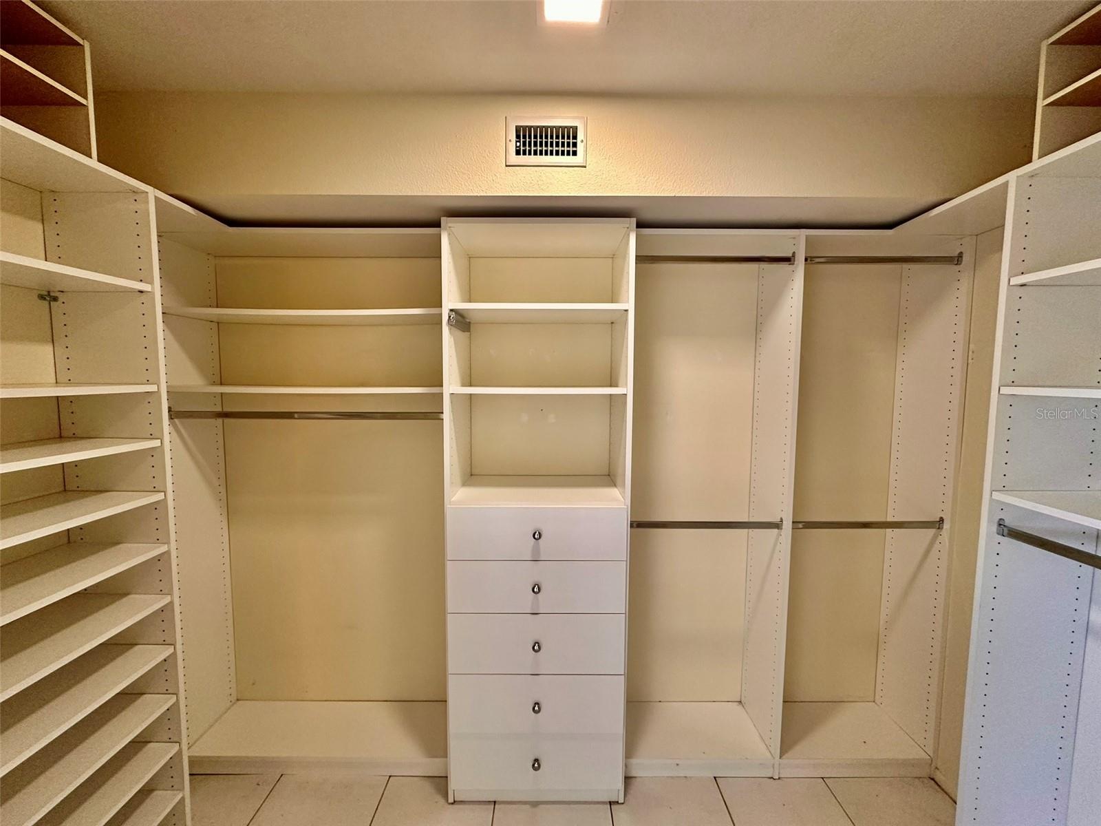 ON TOP OF THE WORLD - Residential