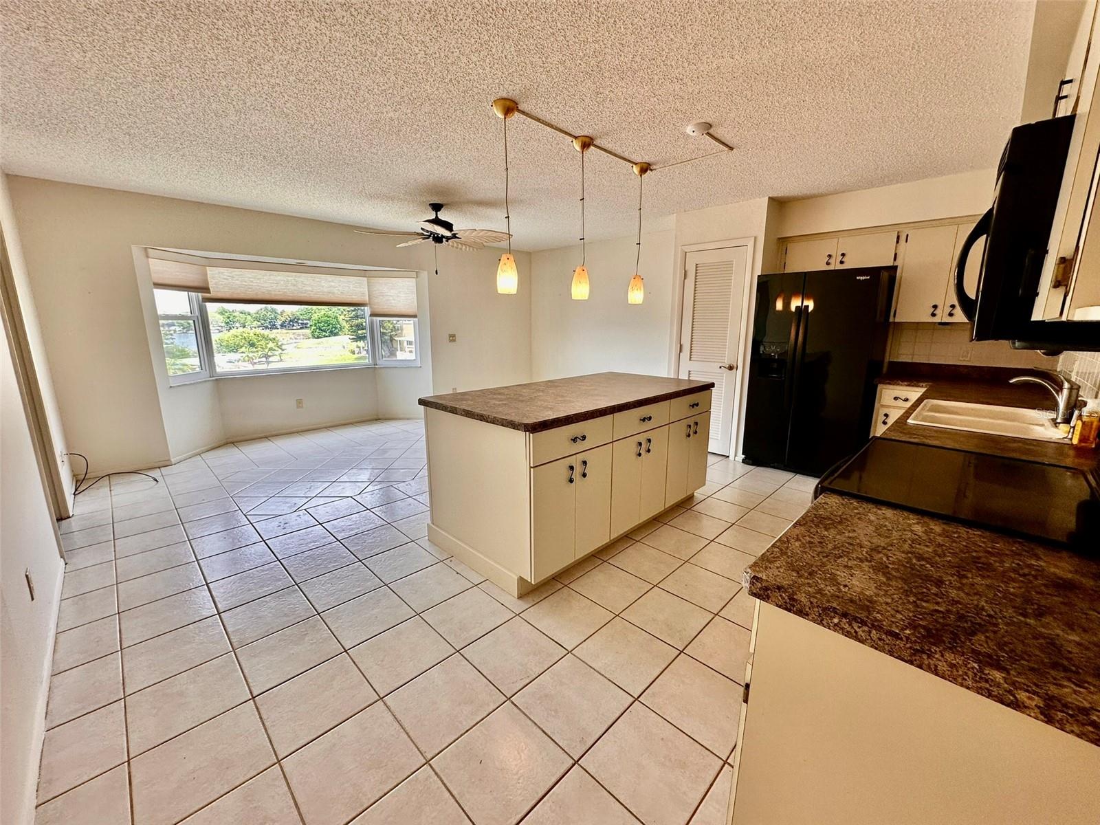 ON TOP OF THE WORLD - Residential