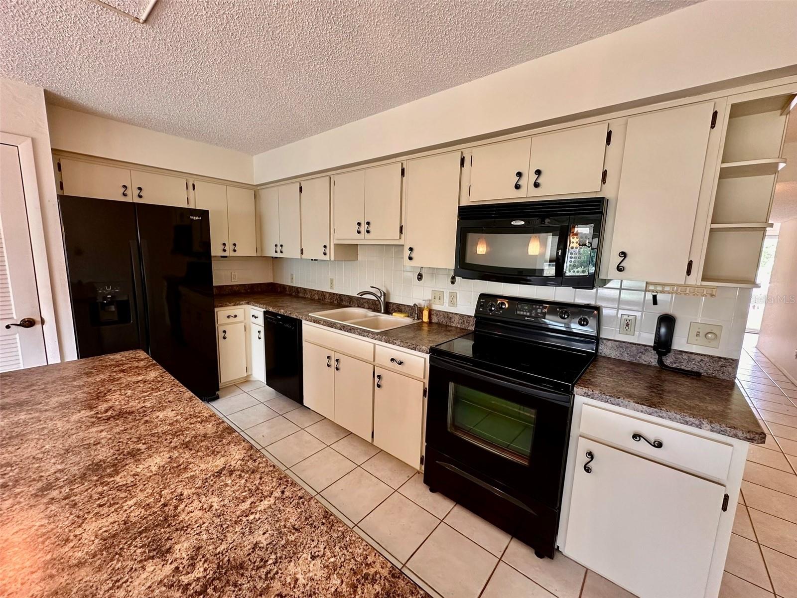 ON TOP OF THE WORLD - Residential