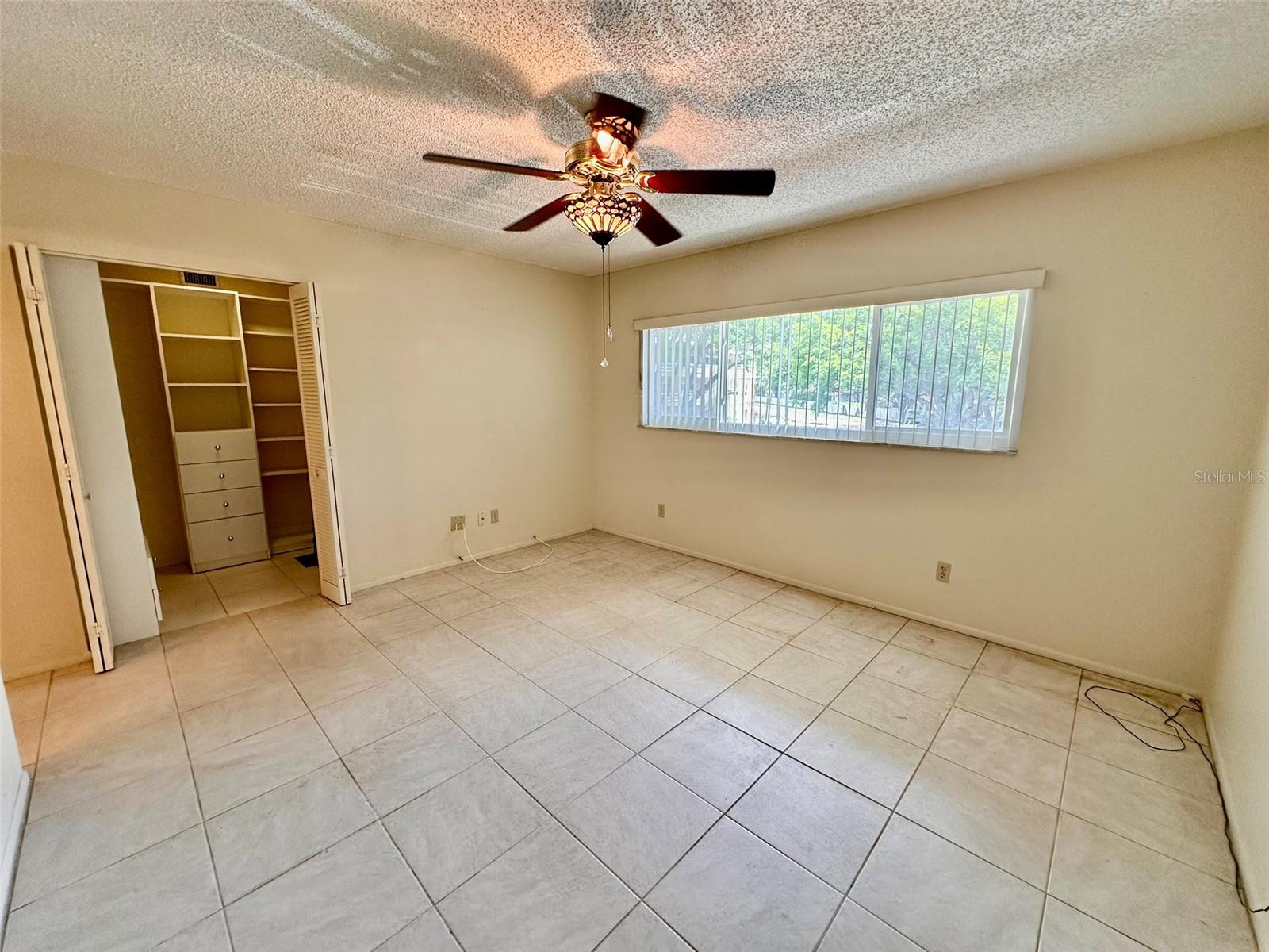 ON TOP OF THE WORLD - Residential