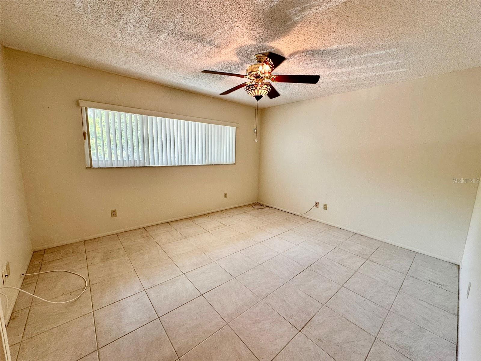 ON TOP OF THE WORLD - Residential