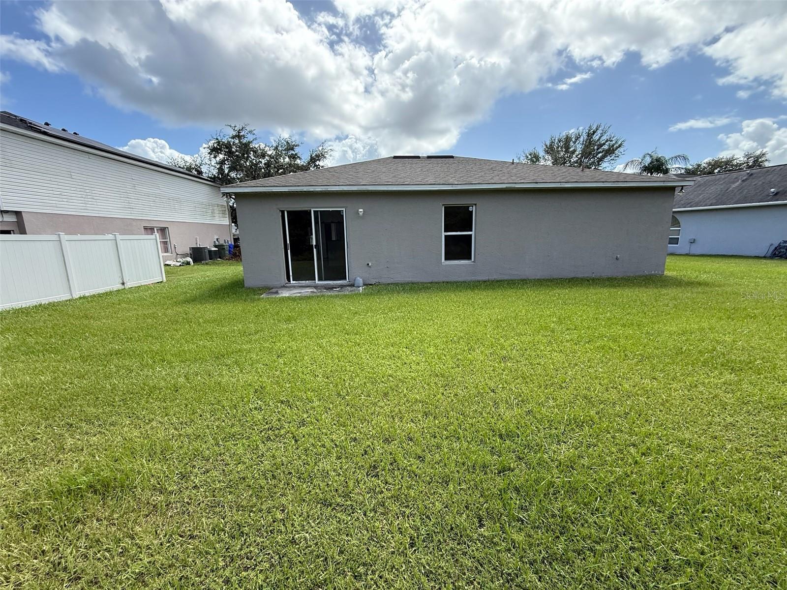 EMERALD POINTE PH 3 - Residential Lease