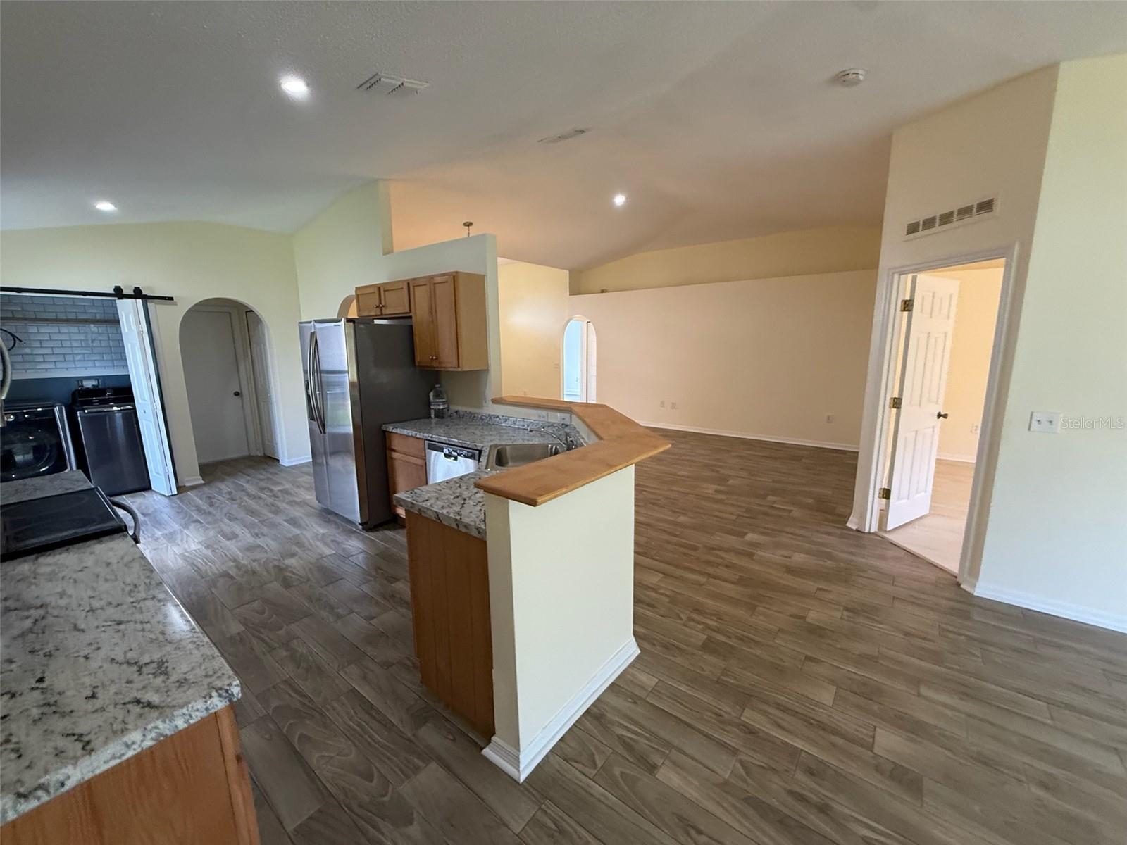 EMERALD POINTE PH 3 - Residential Lease