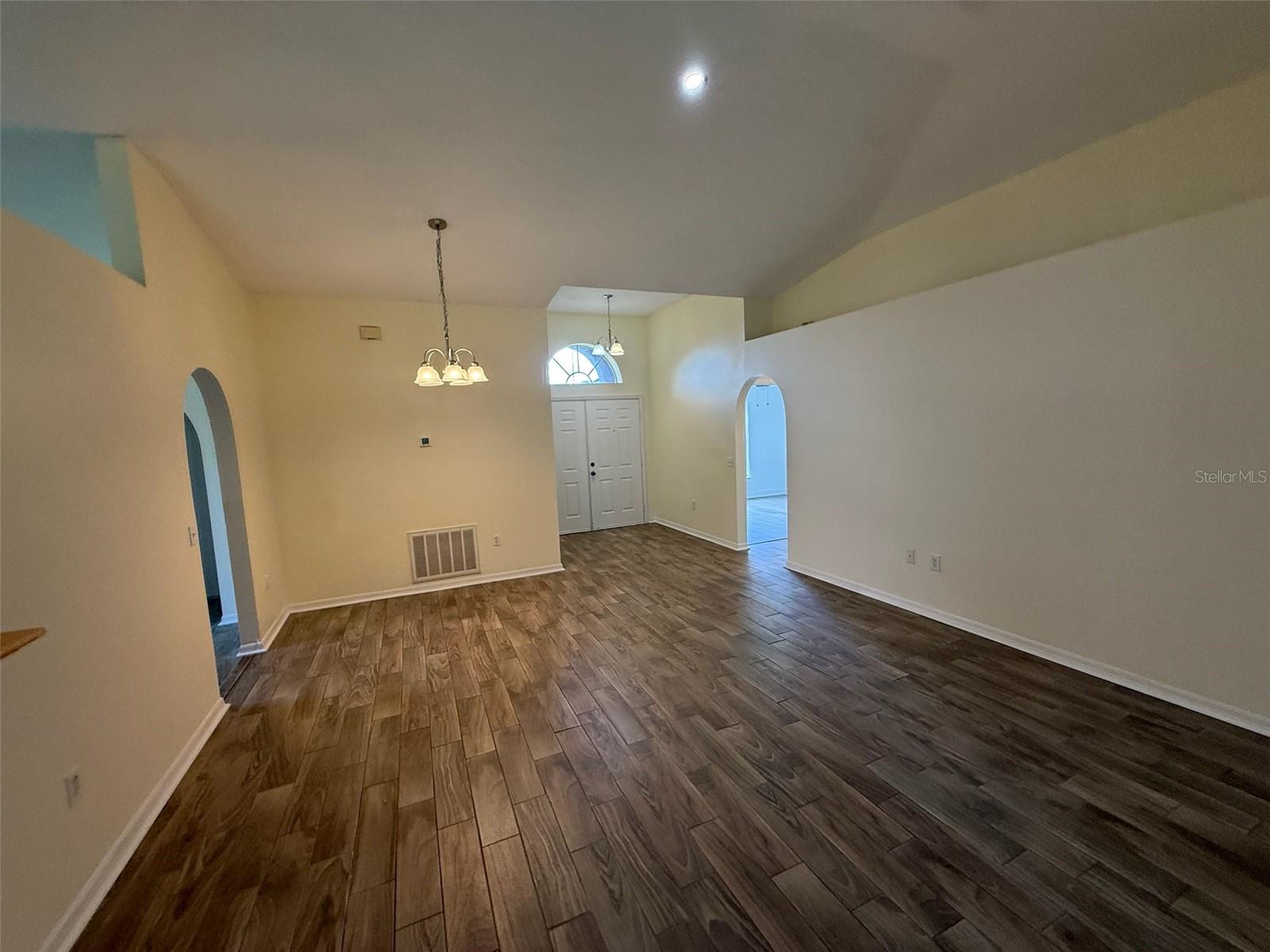 EMERALD POINTE PH 3 - Residential Lease
