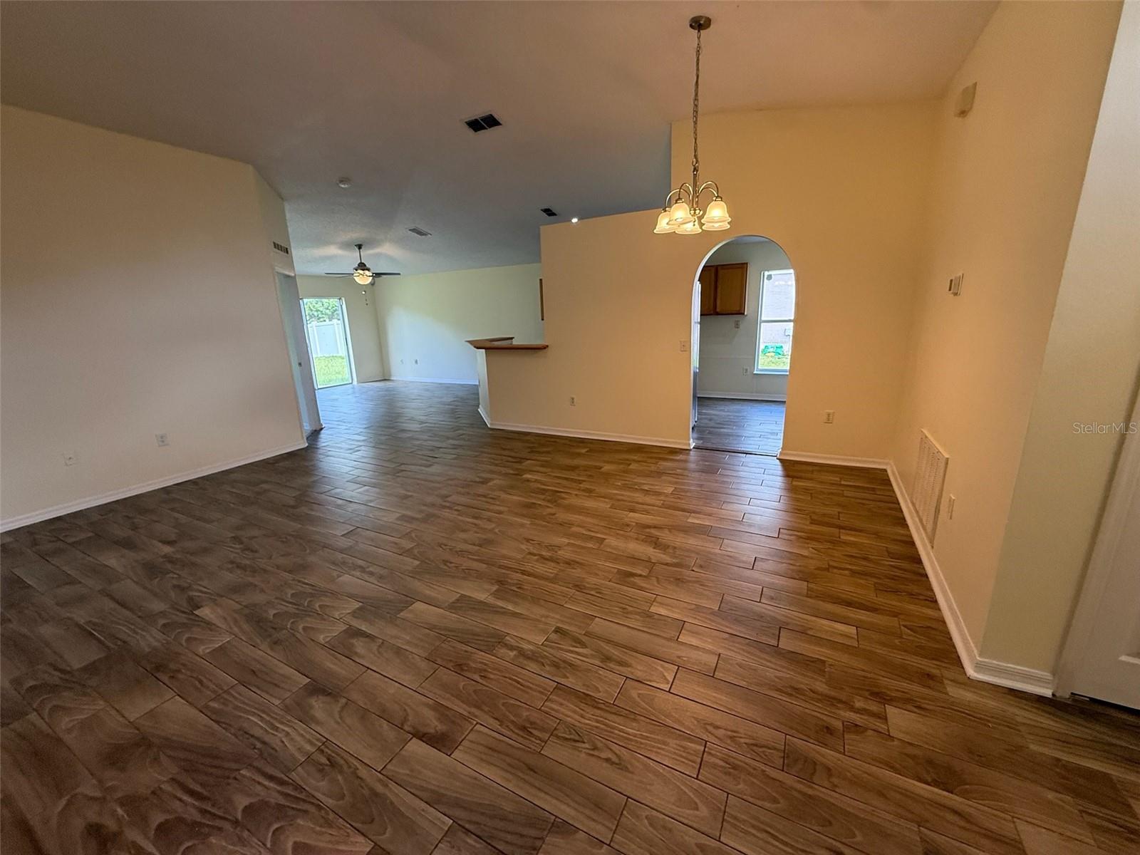 EMERALD POINTE PH 3 - Residential Lease
