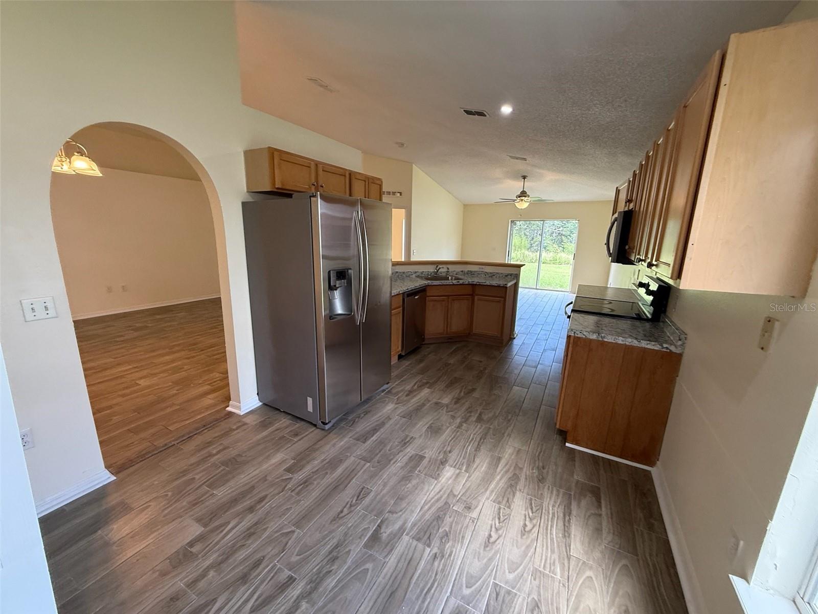 EMERALD POINTE PH 3 - Residential Lease