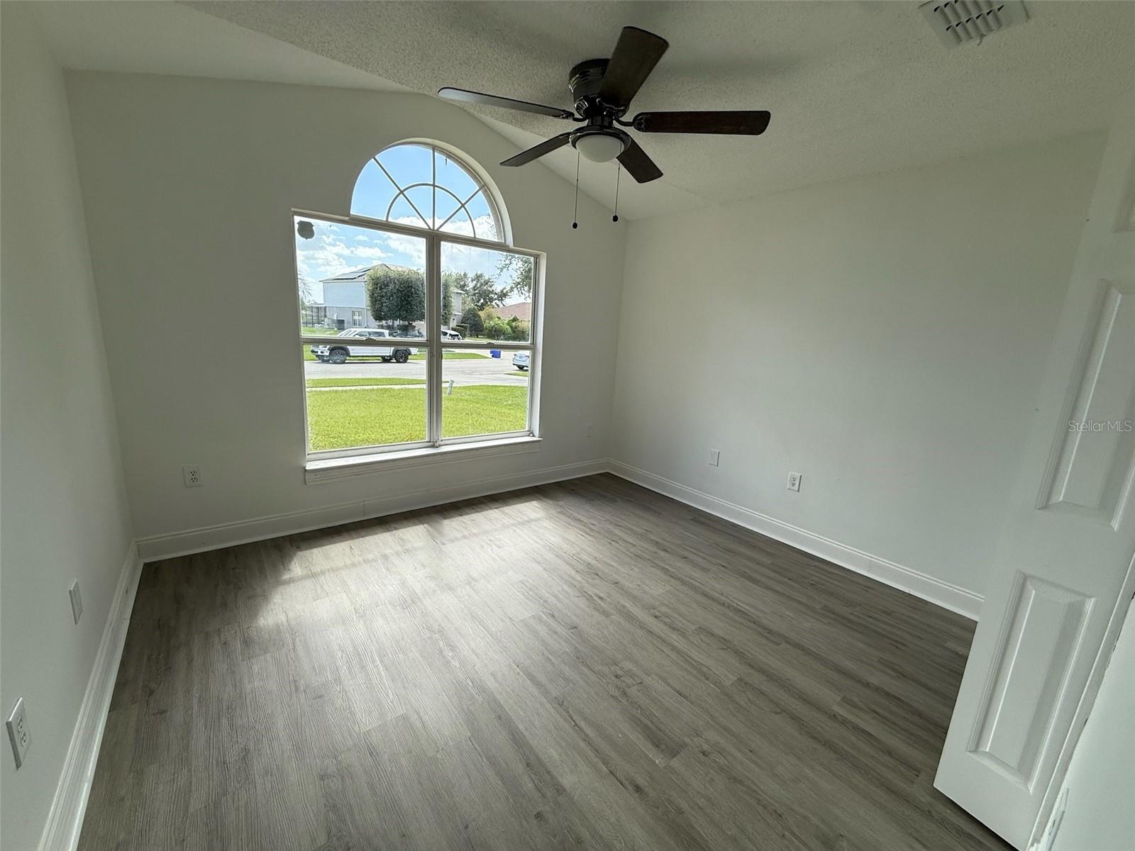 EMERALD POINTE PH 3 - Residential Lease