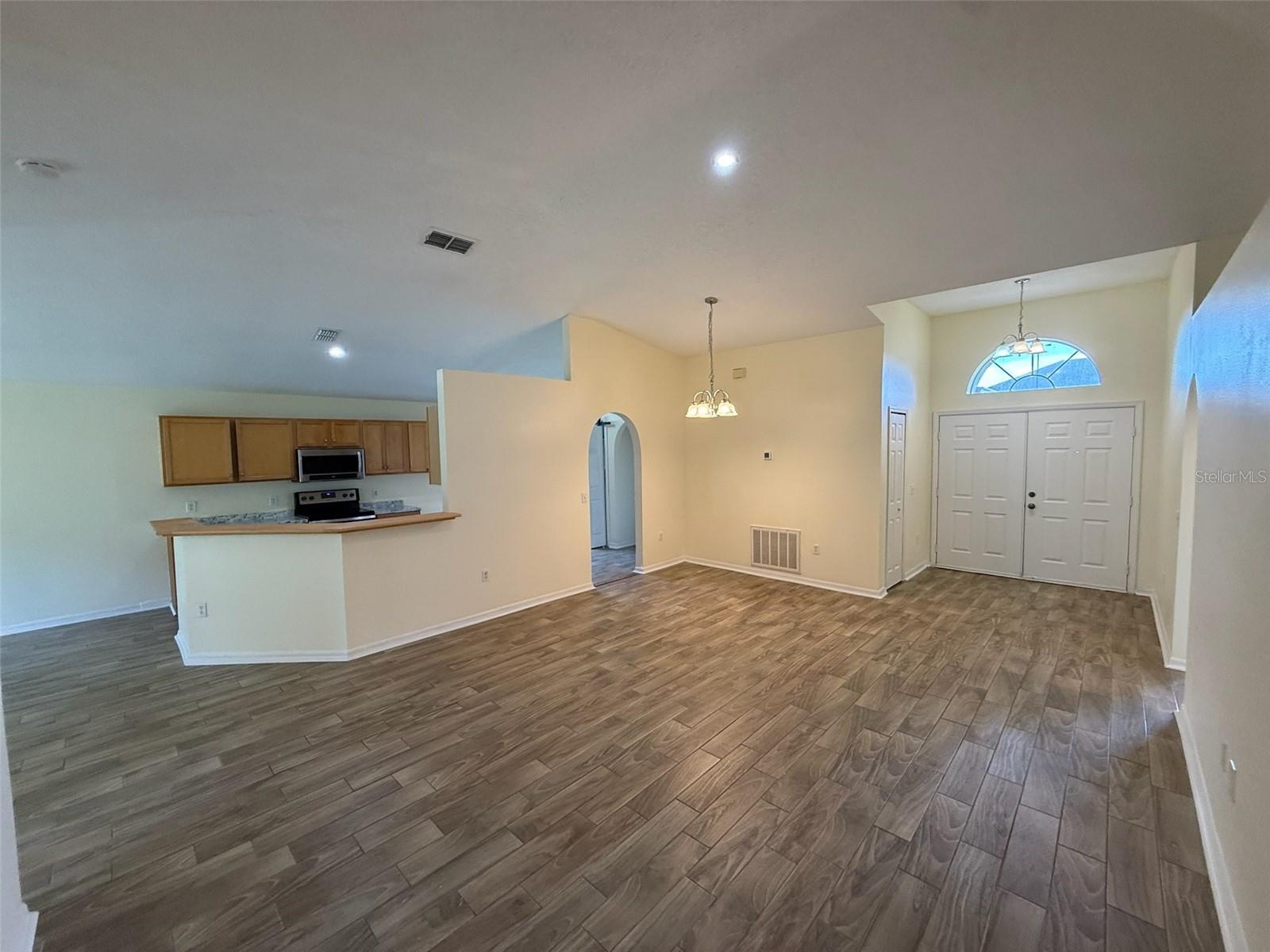 EMERALD POINTE PH 3 - Residential Lease