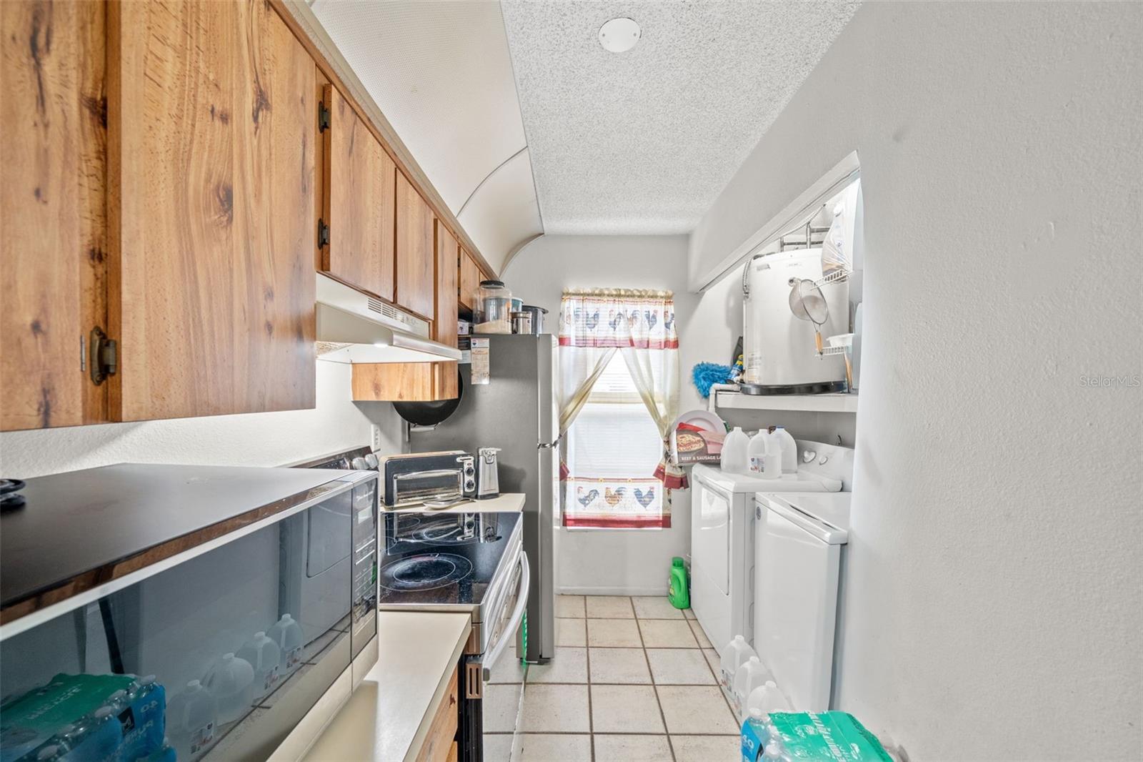 BROOKVIEW VILLAS - Residential