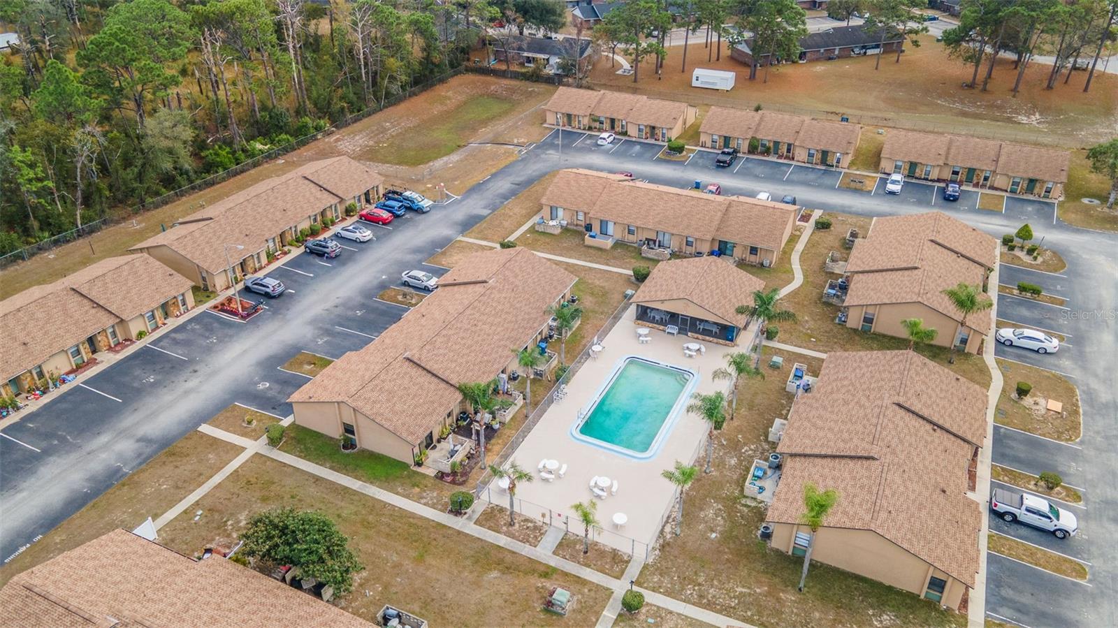 BROOKVIEW VILLAS - Residential