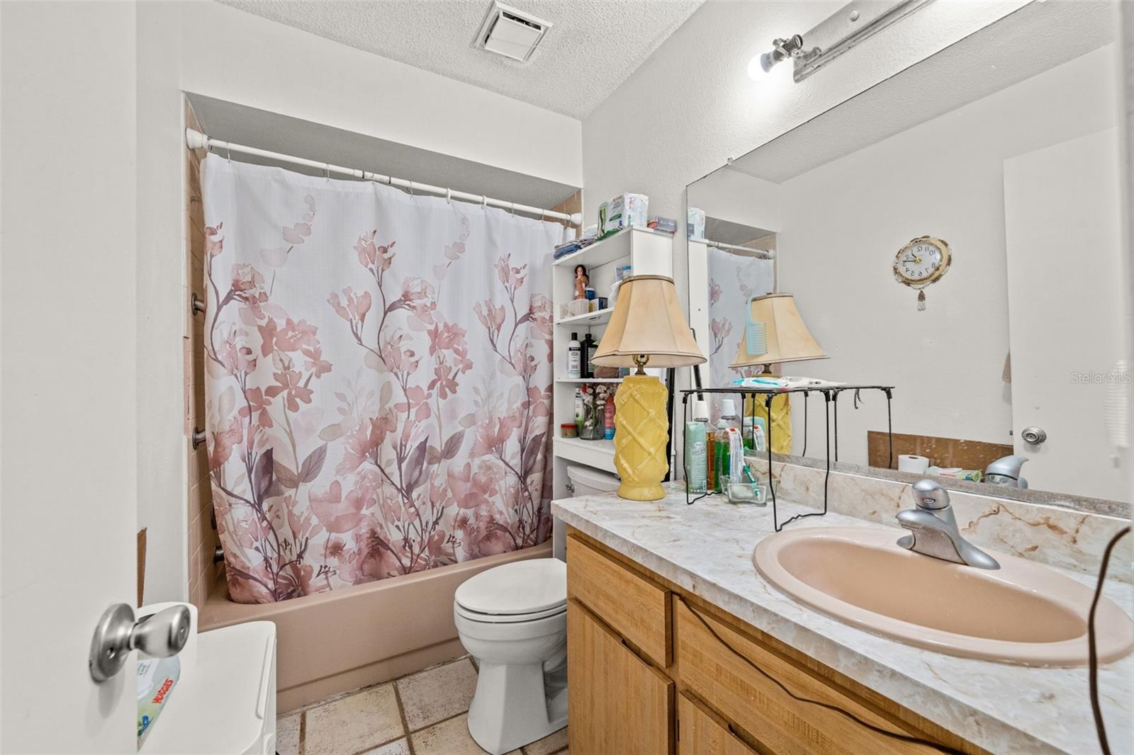 BROOKVIEW VILLAS - Residential