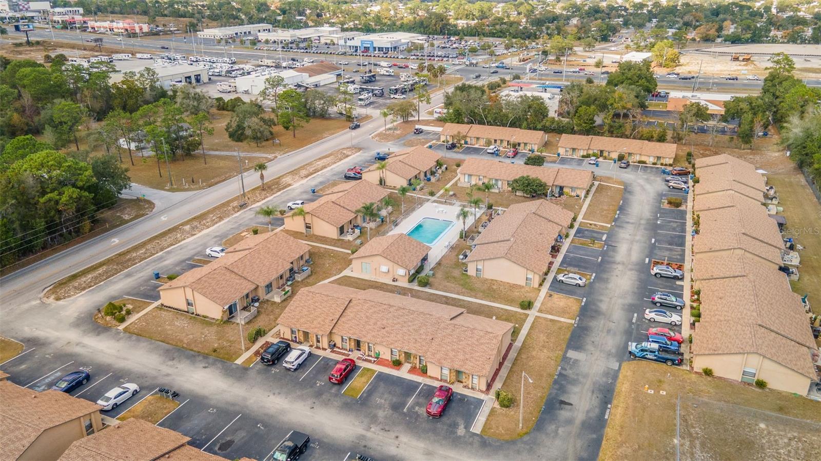 BROOKVIEW VILLAS - Residential